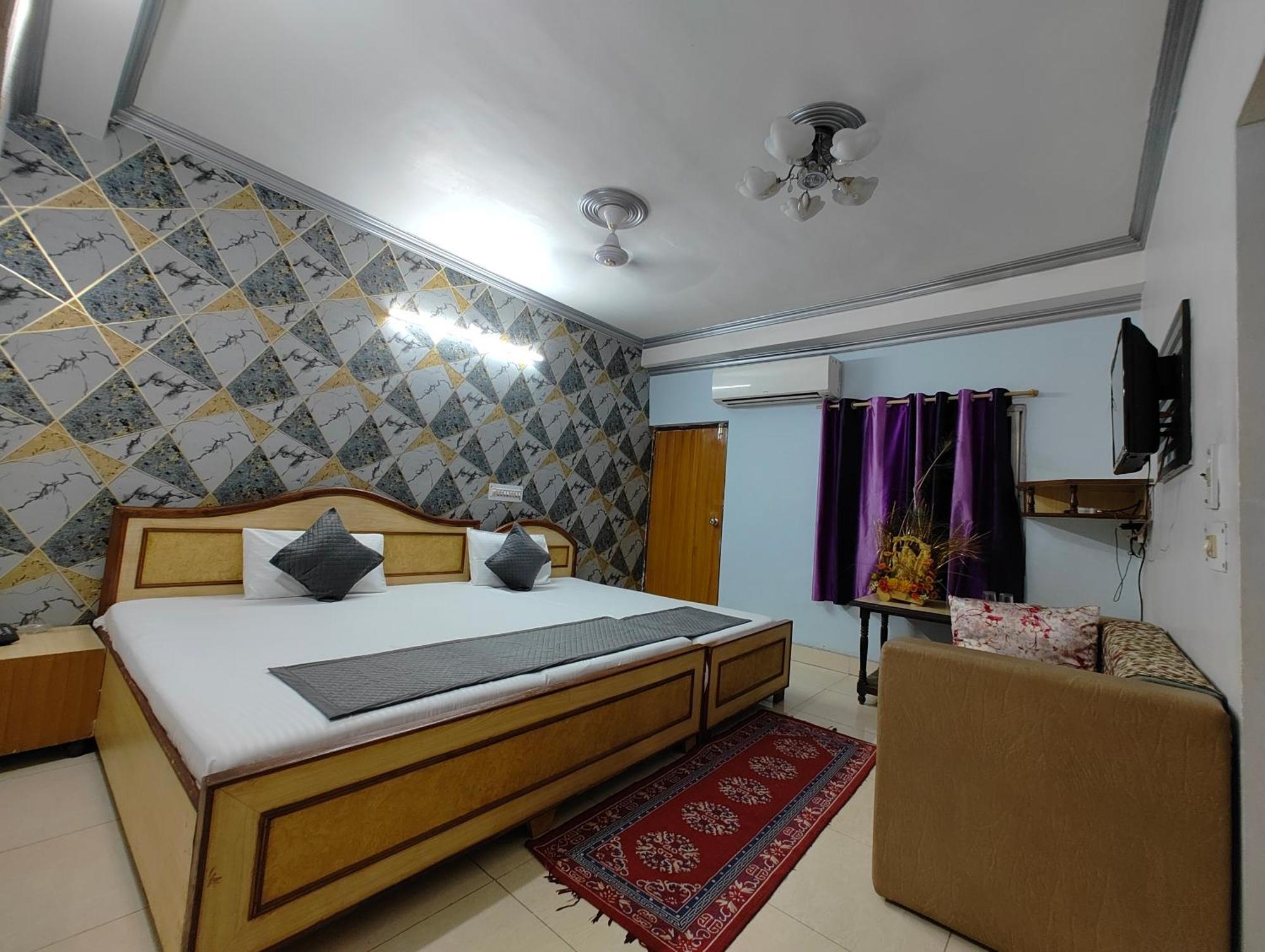 Hotel Swarajya Palace Агра Екстериор снимка