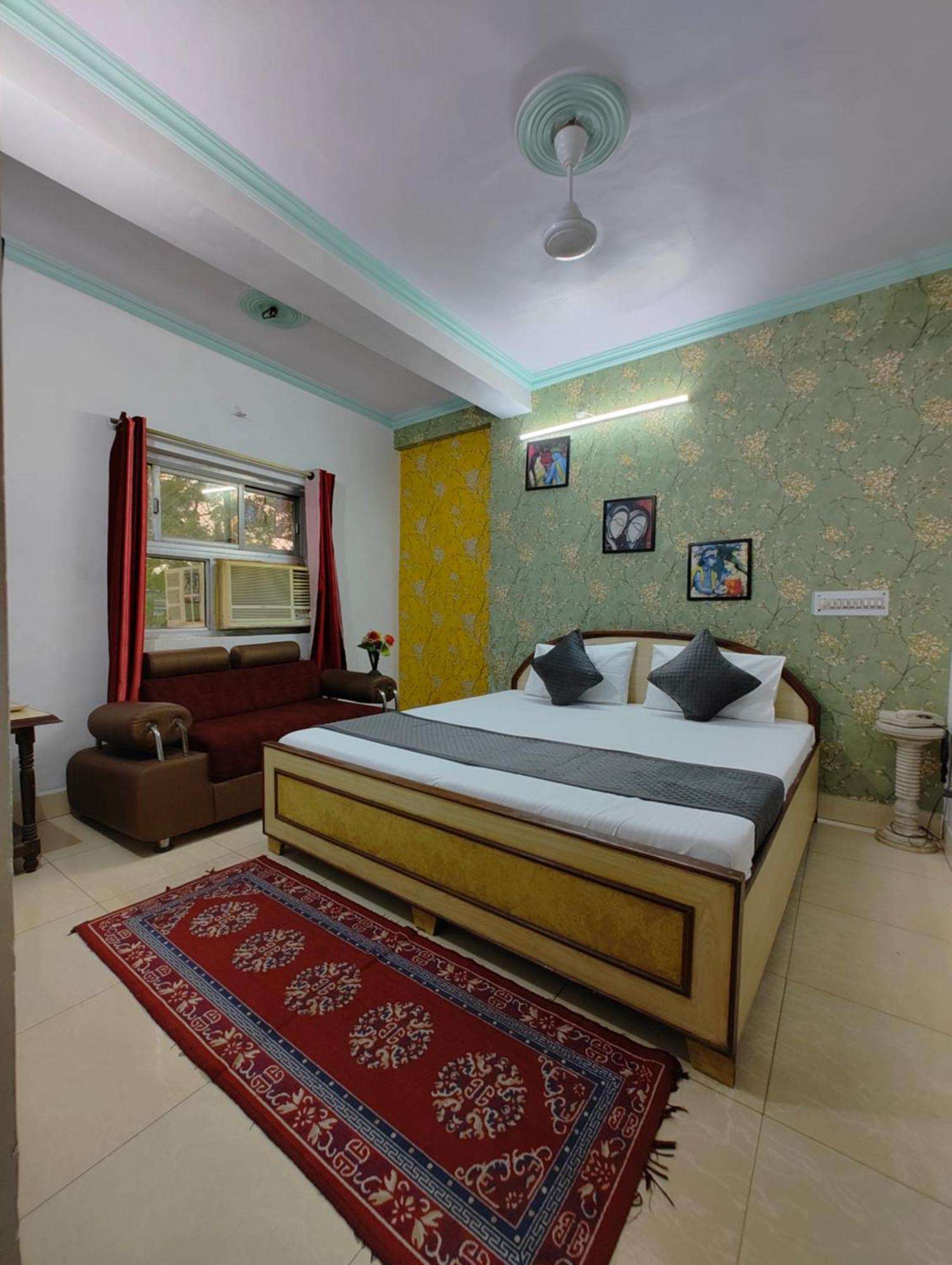 Hotel Swarajya Palace Агра Екстериор снимка